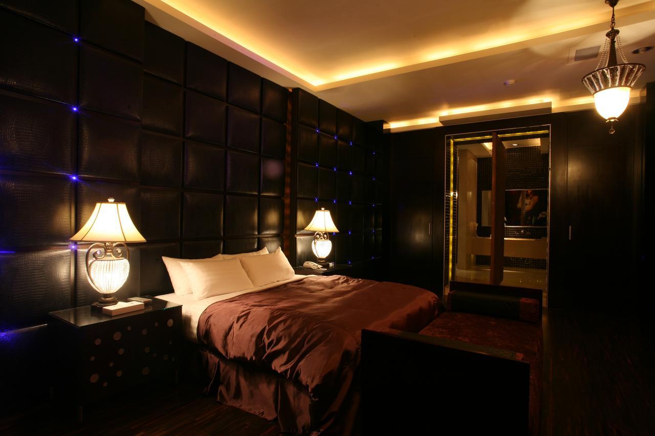 Chateau Boutique Motel Taichung Exterior foto