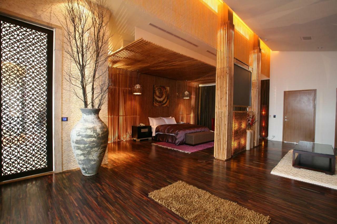 Chateau Boutique Motel Taichung Exterior foto