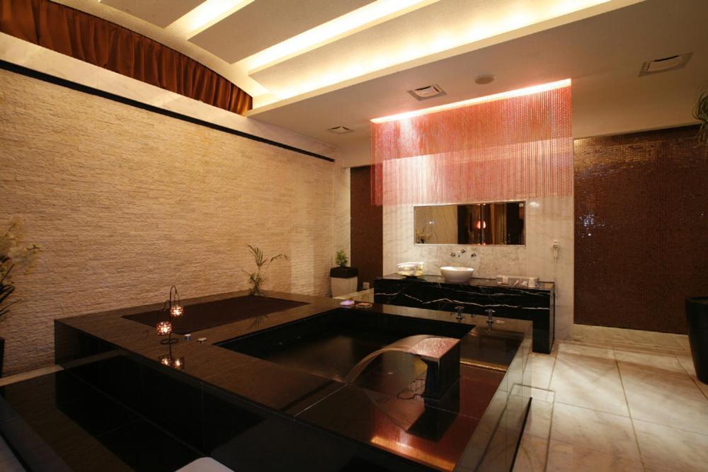 Chateau Boutique Motel Taichung Exterior foto